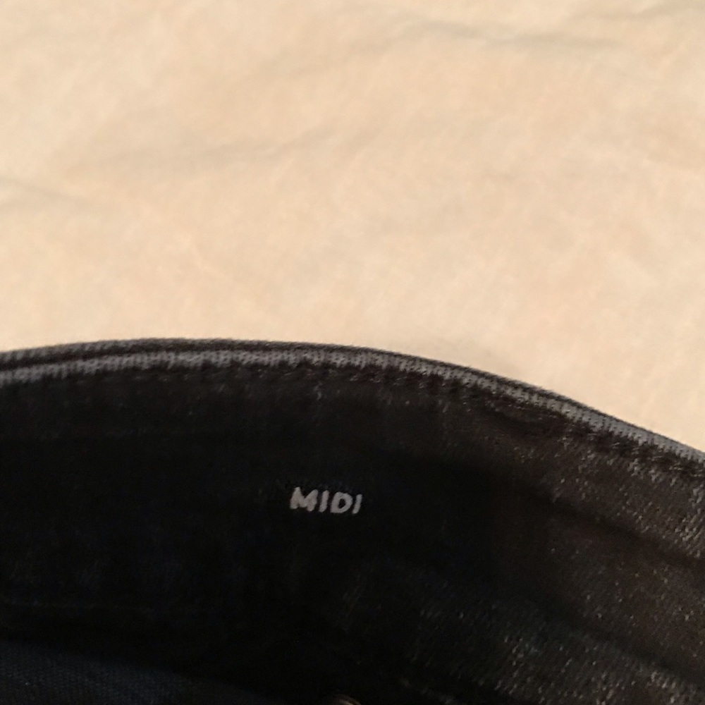 Universal Thread Midi black High Rise Midi Short. - Picture 7 of 8